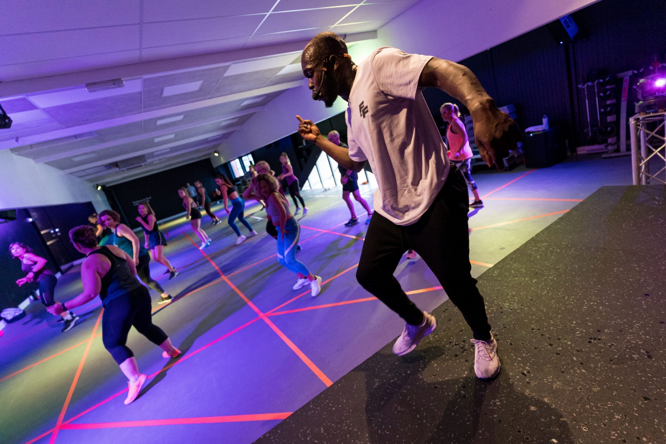 Cours de Zumba collectif en salle de sport