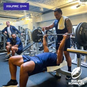 L’équipe nationale de Roumanie durant leur séance de musculation à SquareGym