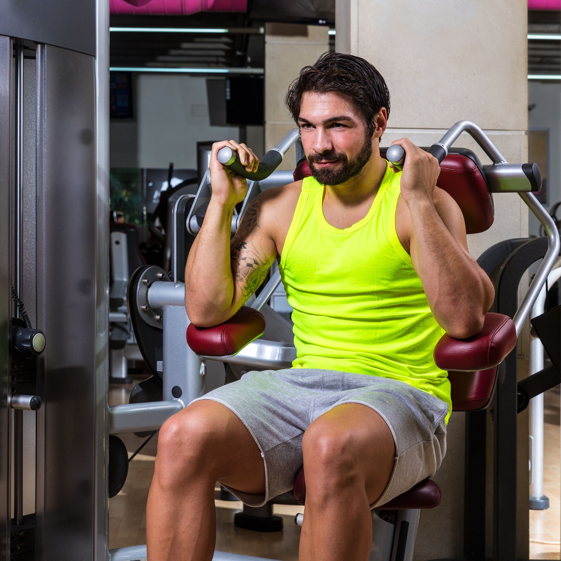 5 exercices d'abdos à la machine